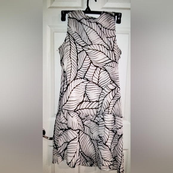 APT 9 WHITE AND BLACK SHEER DRESS SIZE MEDIUM - Picture 2 of 3